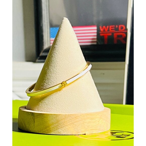 TORY BURCH WHITE AND GOLD KIRA ENAMEL BRACELET AND HOOP EARRING SET - Picture 14 of 15